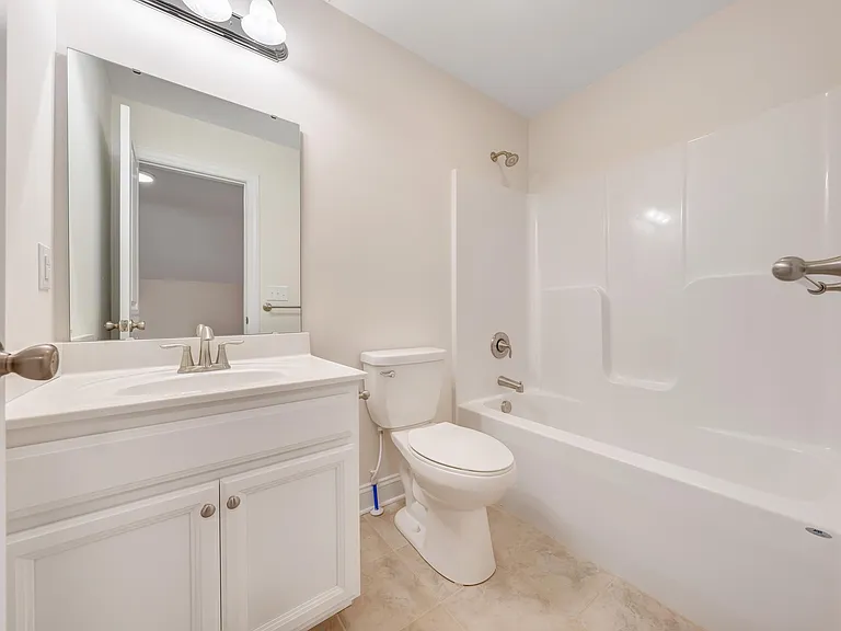 117 Parker Ln — Photo 15
