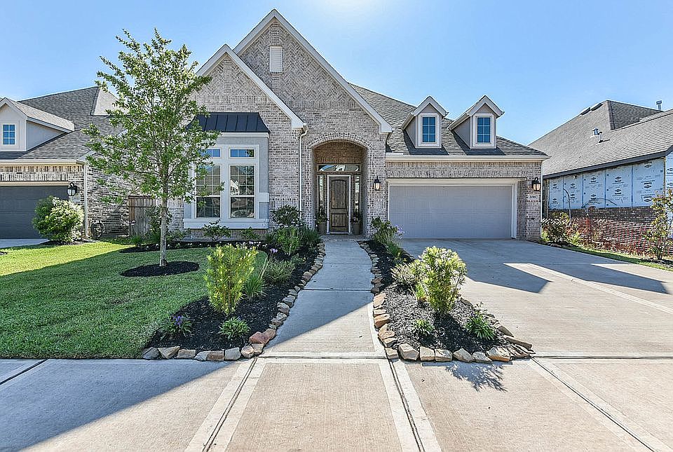 1st image of 2018 Edgemont Pl