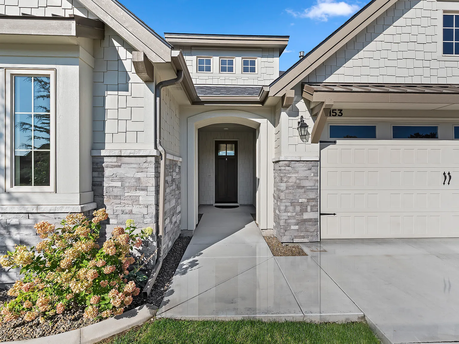 3 bed, 2.5 bath, 2080 sqft, $3,250 — Photo 4