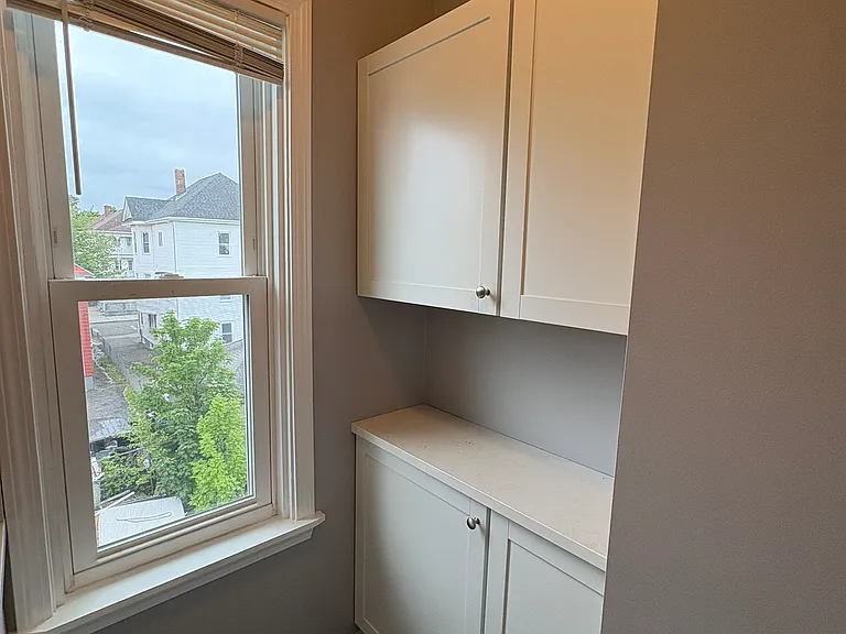 82 Clarence St #3 — Photo 5