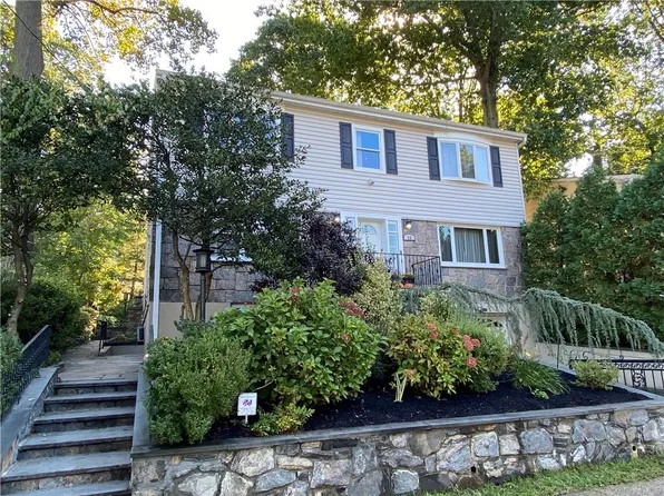 33 Parkway E, Mount Vernon, NY 10552