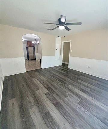 3rd image of 364 Oriole Dr