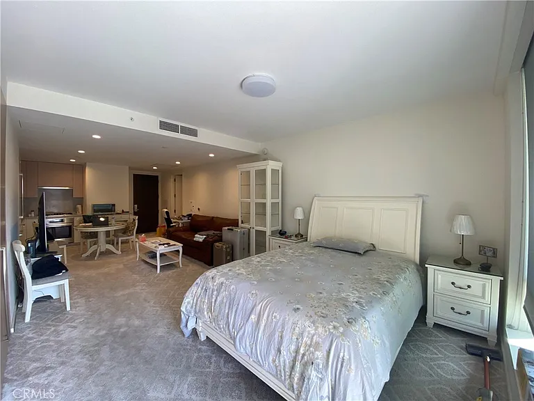 877 Francisco #1215 — Photo 3