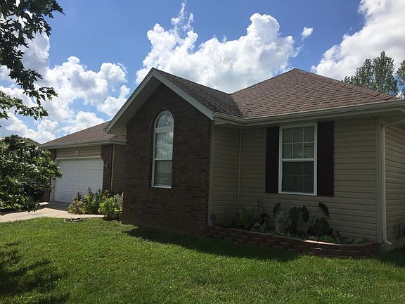 4th image of 429 N Harrington Dr