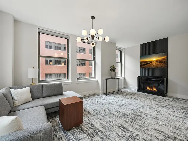 314 N Broadway Ave #806 — Photo 1