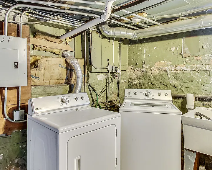 1138 W Addison St #1 — Photo 23