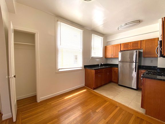 4th image of 1735 Van Ness Ave APT 401