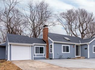 1406 High Grove Rd, Grandview, MO 64030