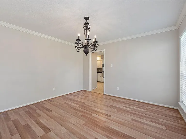 9311 New Forest Rd — Photo 7