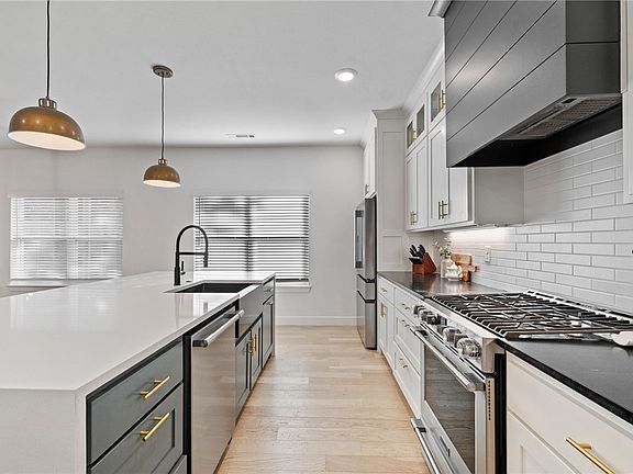 5th image of 1019 Marbella Ct