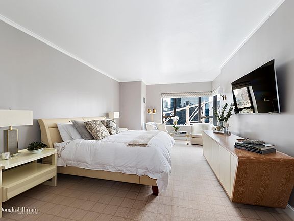 3rd image of 425 E 58th St APT 12H