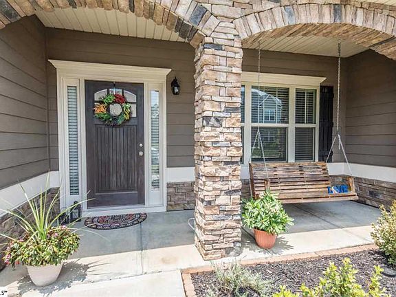 3rd image of 47 Grand River Ln