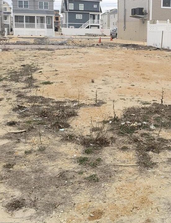 vacant beach block lot