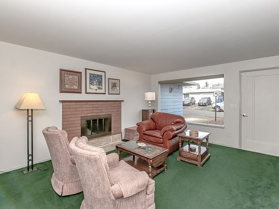3rd image of 3961 S 293rd St