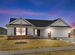 1104 N Walsh St, Garrett, IN 46738