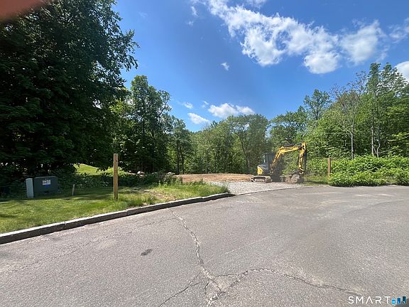3rd image of 75 Gleneagle Road