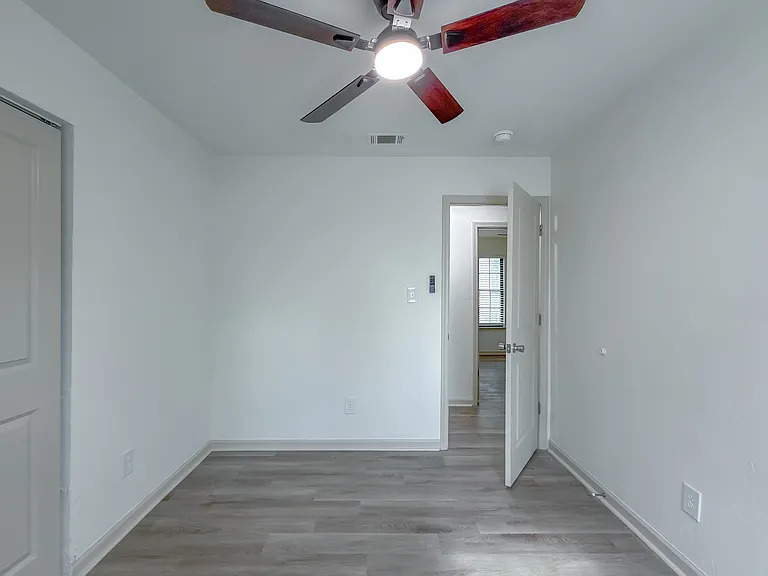 2059 Little River Ln — Photo 4