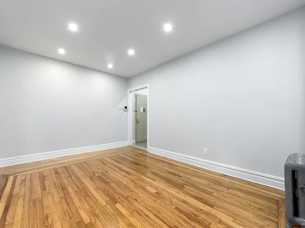 23-53 31st Street image 4 of 9