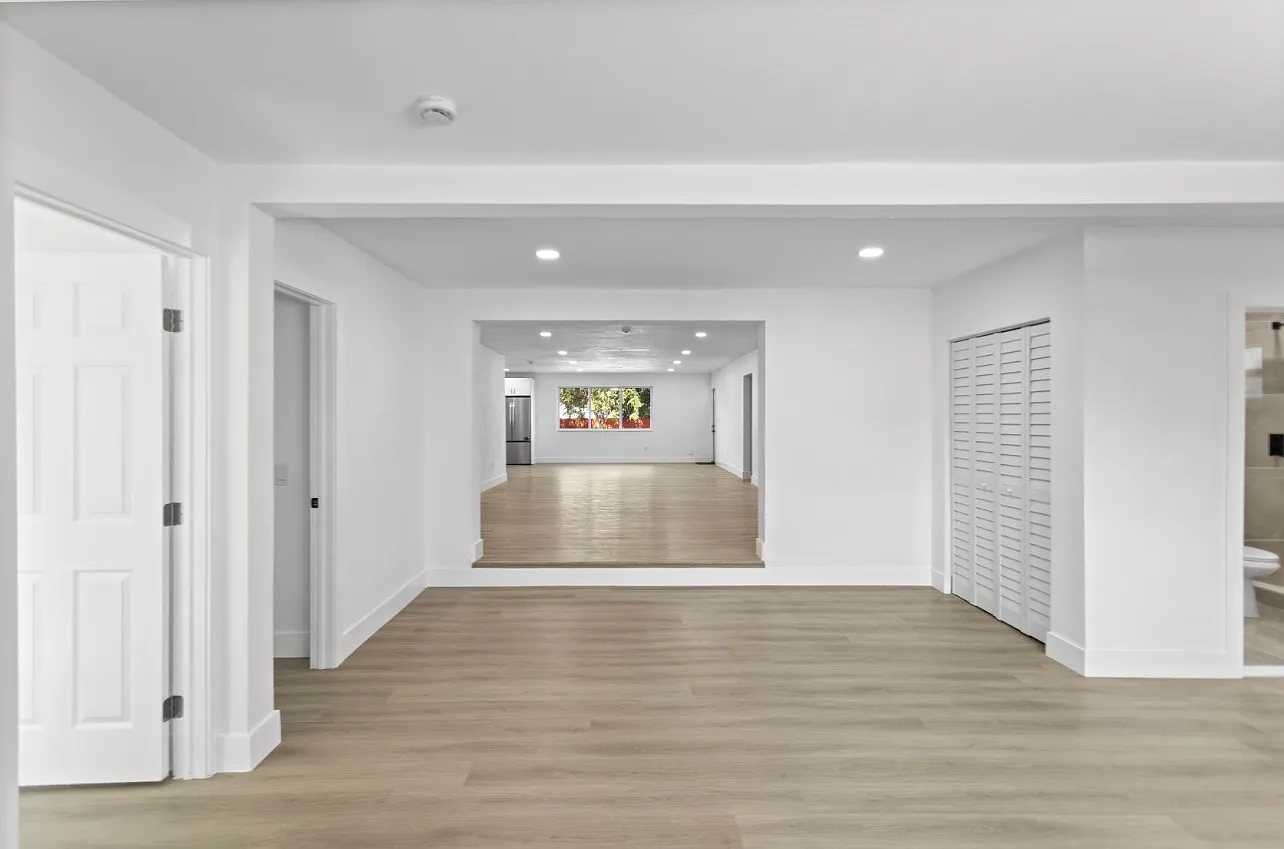 2 bed, $2,350 — Photo 4
