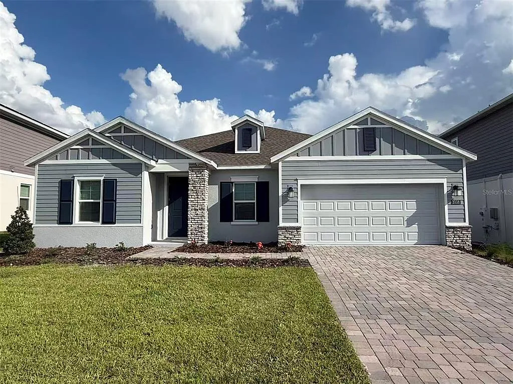 4 bed, 3.0 bath, 2911 sqft, $2,998 — Photo 2