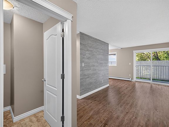 3rd image of 4616 47th St #4