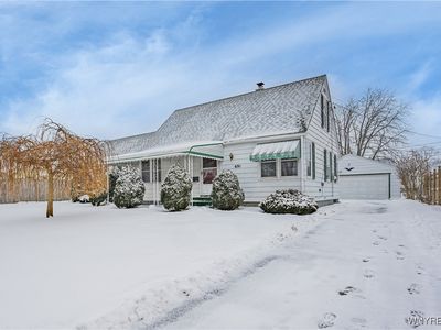 691 Beach Rd, Cheektowaga, NY, 14225