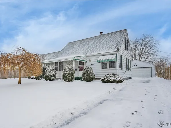 691 Beach Rd, Cheektowaga, NY 14225