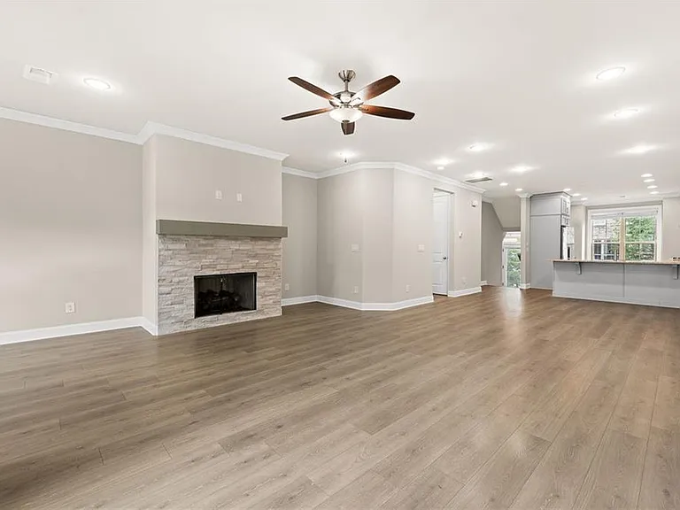 205 Bedford Aly — Photo 15