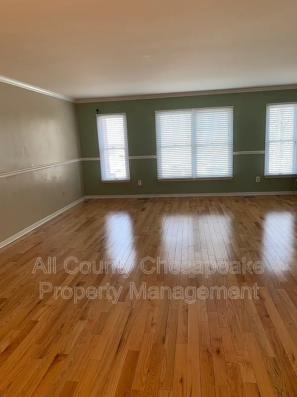 3 bed, 2.5 bath, 3000 sqft, $2,600 — Photo 3