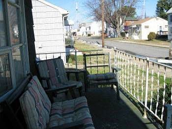 5th image of 6208 Poplar St