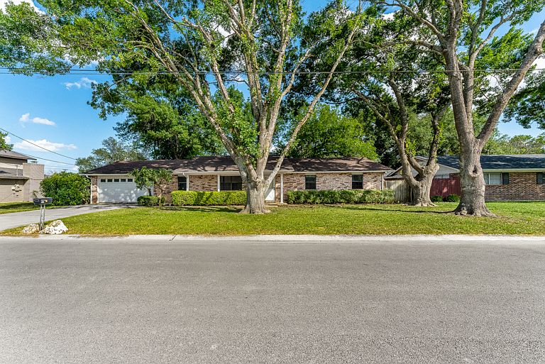 1st image of 1376 Poppy Ln