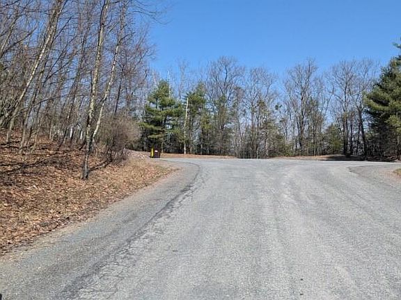 3rd image of 9 Hollow Dr #9