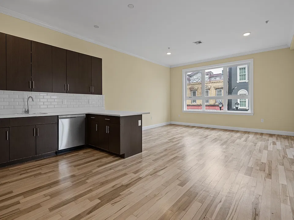 4401 Bergenline Ave