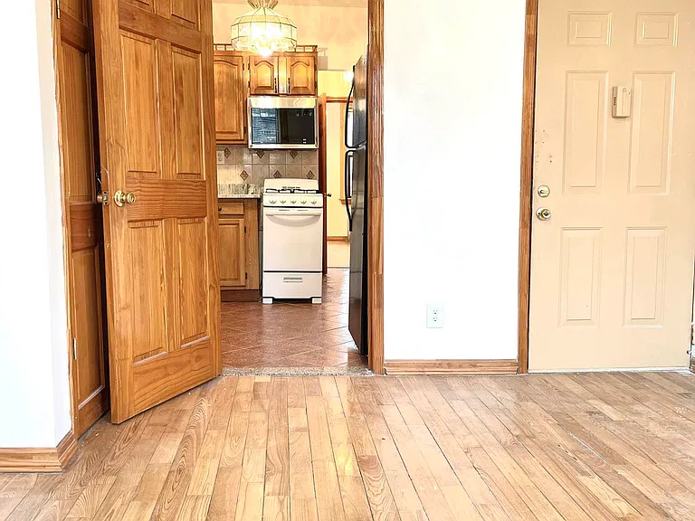 134 Dupont St #V — Photo 5