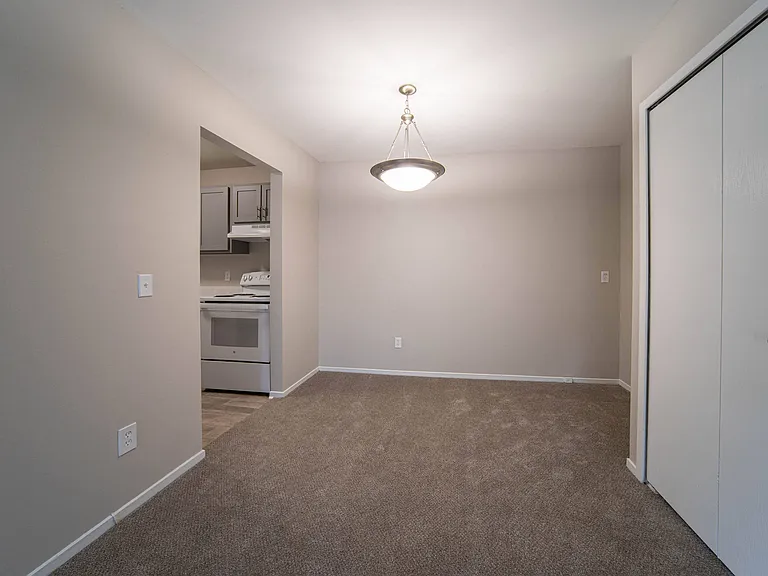 Greyberry Park Apartments — Photo 6