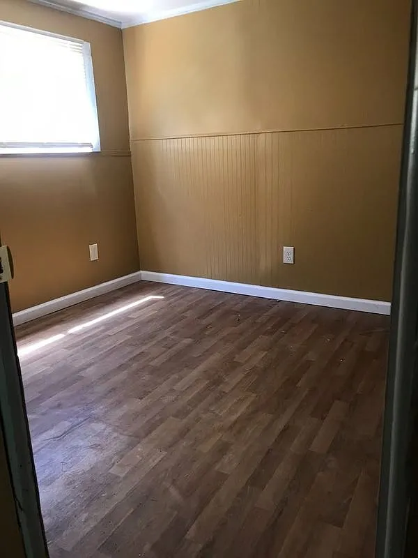 2 bed, 1.0 bath, 740 sqft, $1,000 — Photo 2