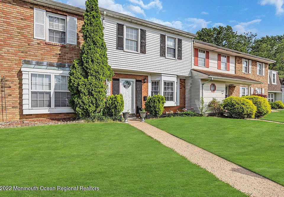 27 Kingsley Way, Freehold, NJ 07728 Zillow