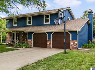 5431 Danbury Rd, Lincoln, NE 68512