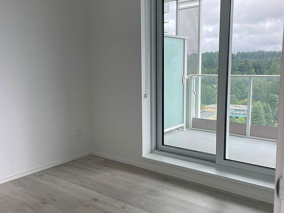 3rd image of 3833 Evergreen Pl #2005