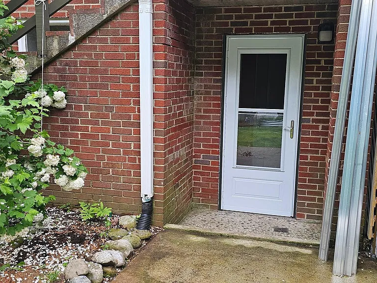 401 Stonington Rd — Photo 12