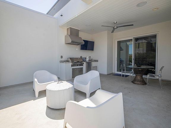 3rd image of 536 4th Ave N #3