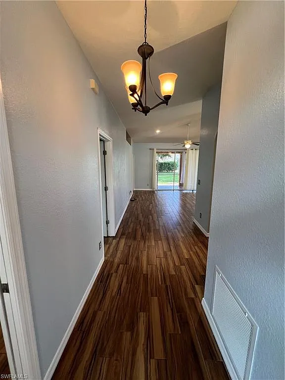3 bed, 2.0 bath, 1552 sqft, $3,400 — Photo 4