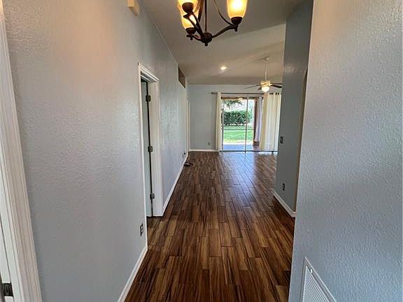 4th image of 608 Crossfield Cir