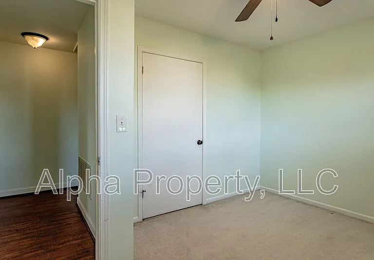 109 Roberts Cir — Photo 18