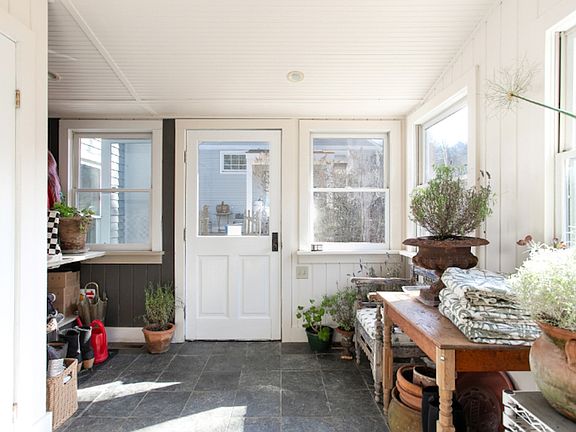 mudroom looking to entgrance door