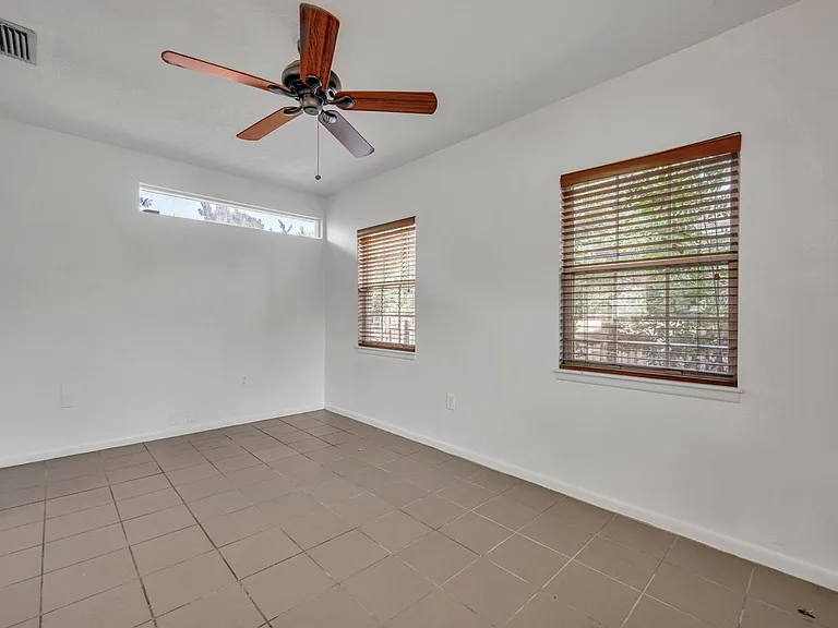 1816 Mizell Ave — Photo 12