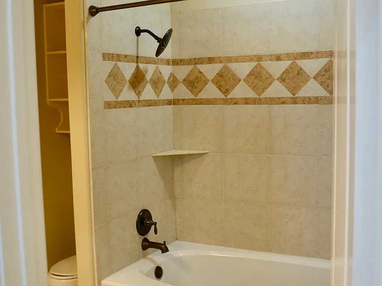 3127 Fairdale Oaks E — Photo 27