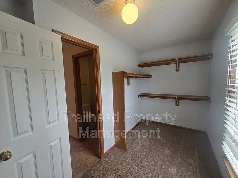 14002 Goodman St — Photo 35