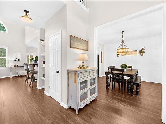 5th image of 277 Brightwater Dr