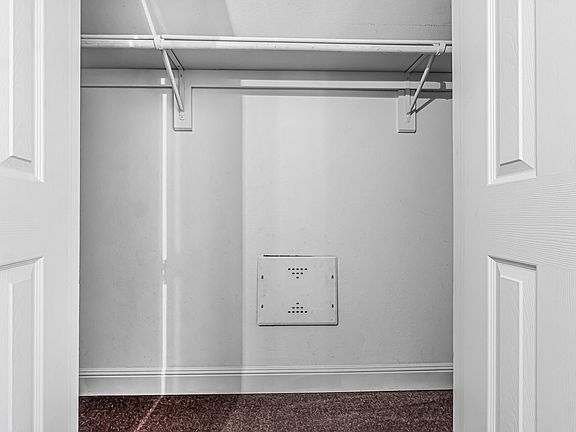 4th image of 804 Baker St NW